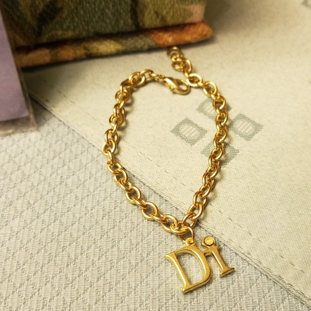 NWT Diamond International Charm Bracelet